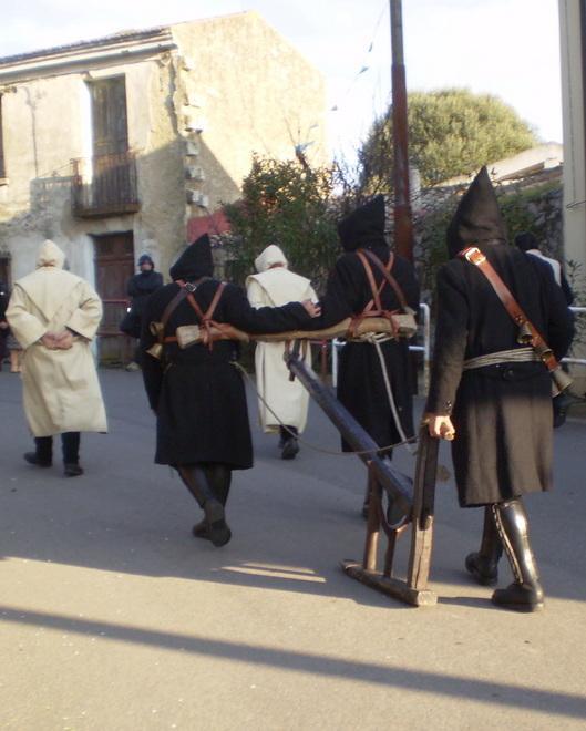 Orotelli si prepara al carnevale estivo 