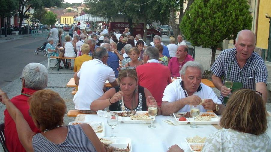Novecento ospiti alla festa per il benvenuto ai turisti