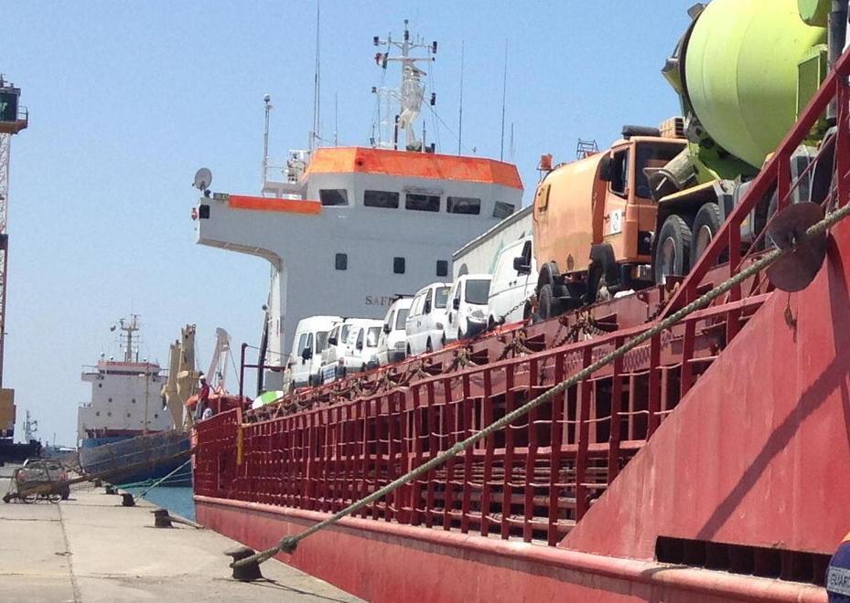 Carrara, la Capitaneria blocca una nave fuorilegge 