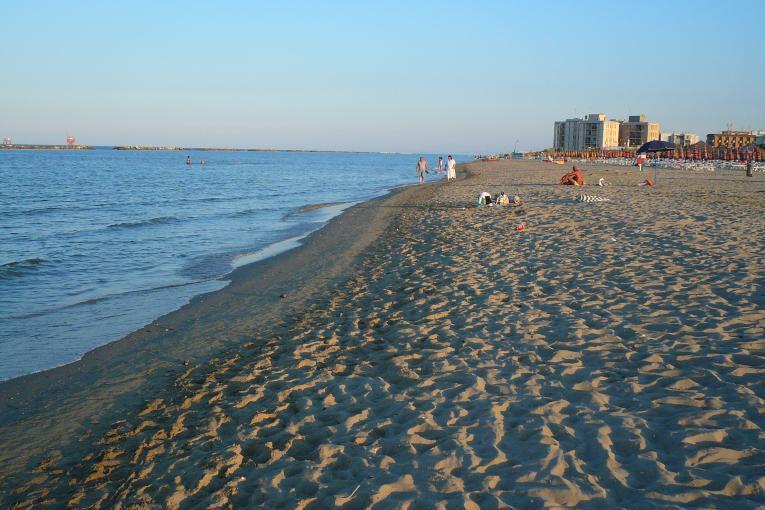 Malore in mare a Lido Adriano, muore un modenese di 52 anni 