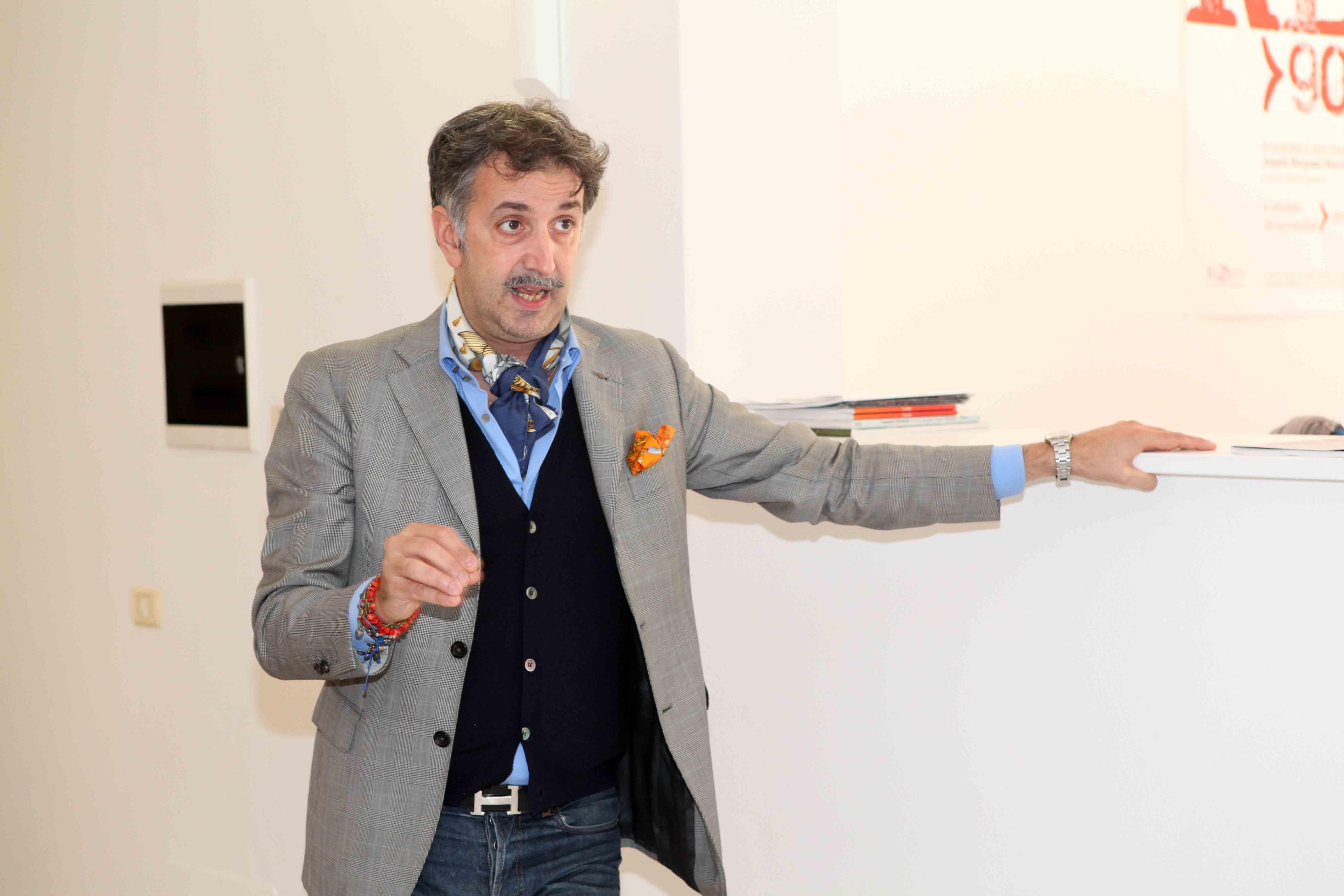 Schianto in via Settembrini, grave il critico d’arte Alberto Agazzani 