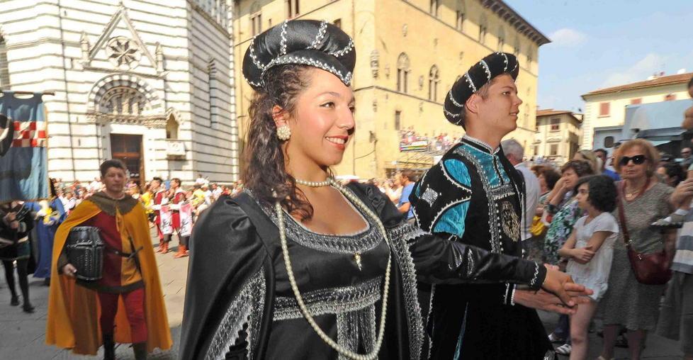 Sfilata storica con 300 figuranti per festeggiare San Jacopo 