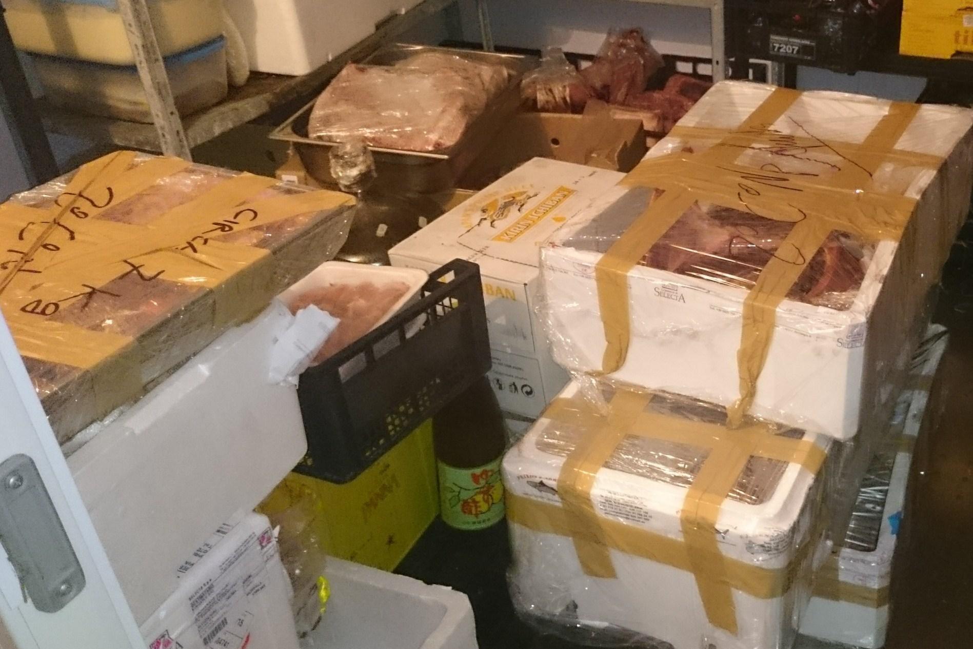 Il pesce sequestrato dalla capitaneria in un ristorante a Porto Cervo