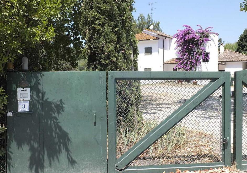 Indagini serrate sul furto nella villa di Cafaggio