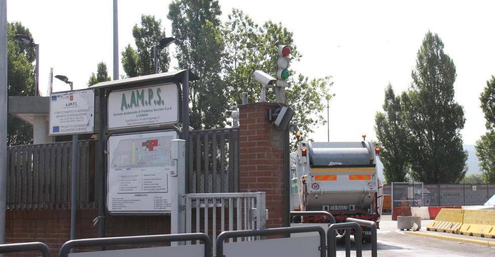 Blitz della polizia nella sede Aamps Acquisiti oltre ottanta documenti