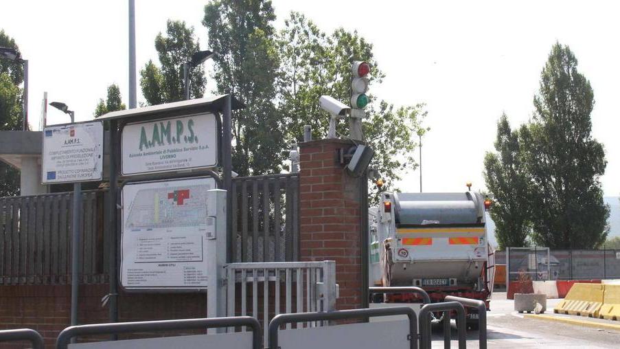 Blitz della polizia nella sede Aamps Acquisiti oltre ottanta documenti