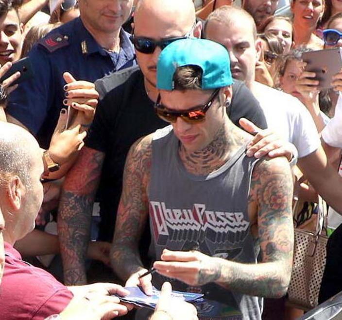 Fedez e Ruggeri, l’effetto Lunezia a Marina di Carrara 