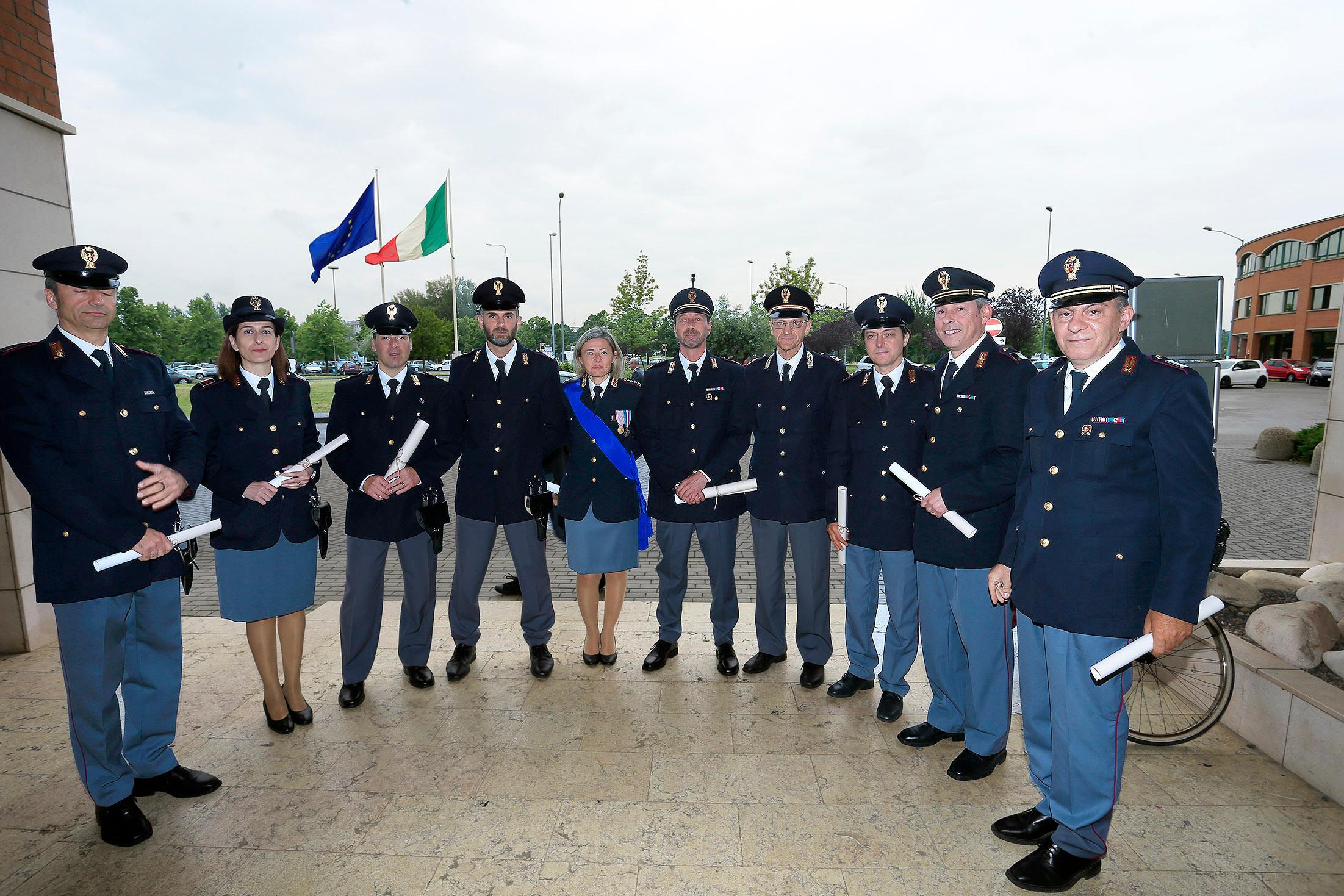 La squadra della polizia di Mirandola
