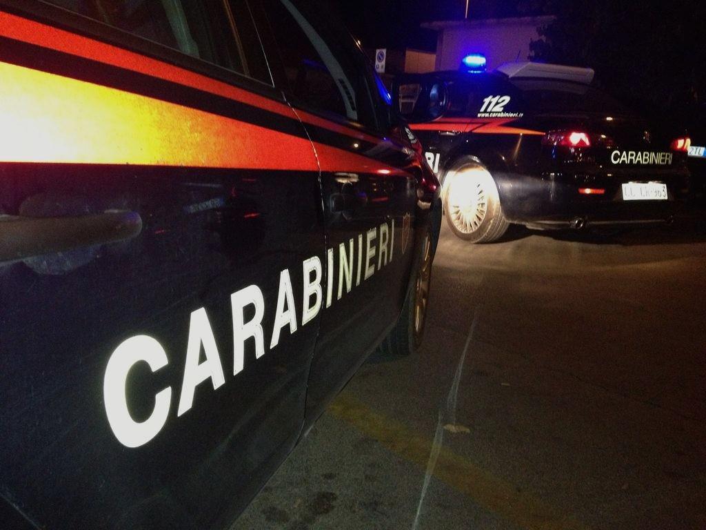 Auto dei carabinieri in un'immagine d'archivio