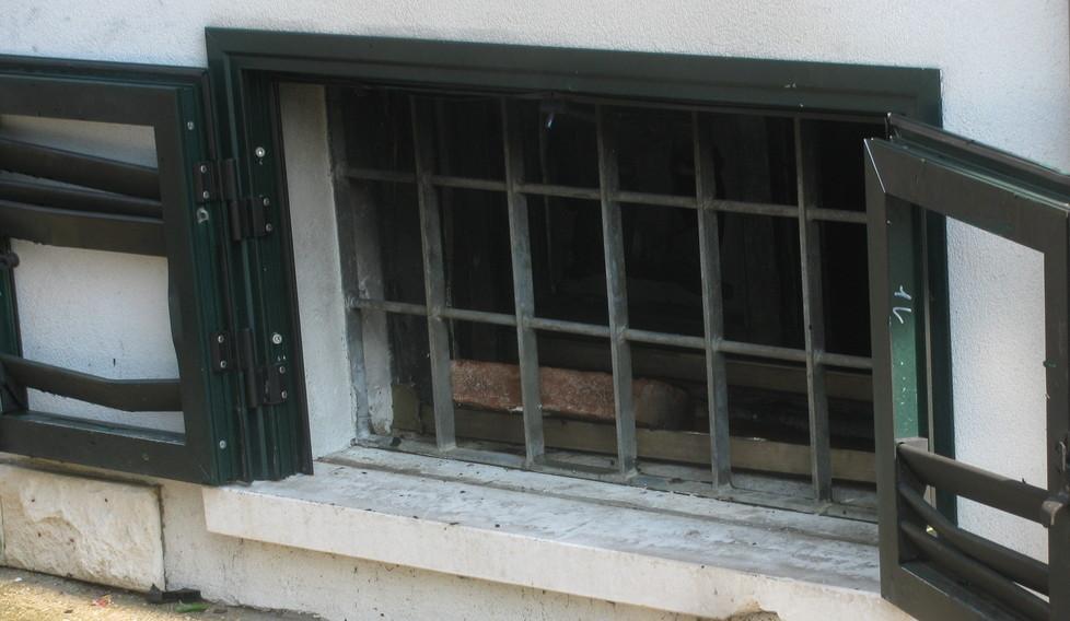Vigarano Pieve, fuoco in un seminterrato e tanta paura 