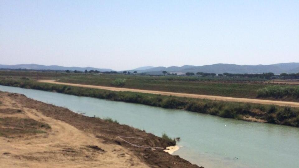 La zona dove è stata trovata la bomba da aereo durante i lavori sul fiume Albegna