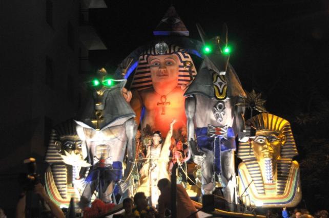 Follonica come Rio ed è subito festa grande 