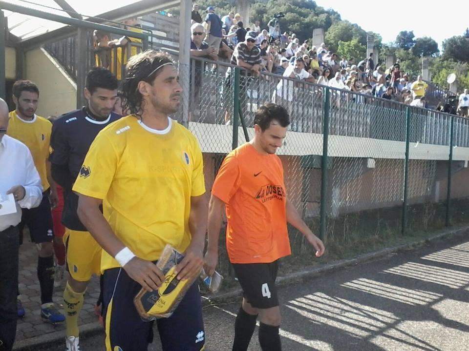 L'ingresso in campo delle squadre