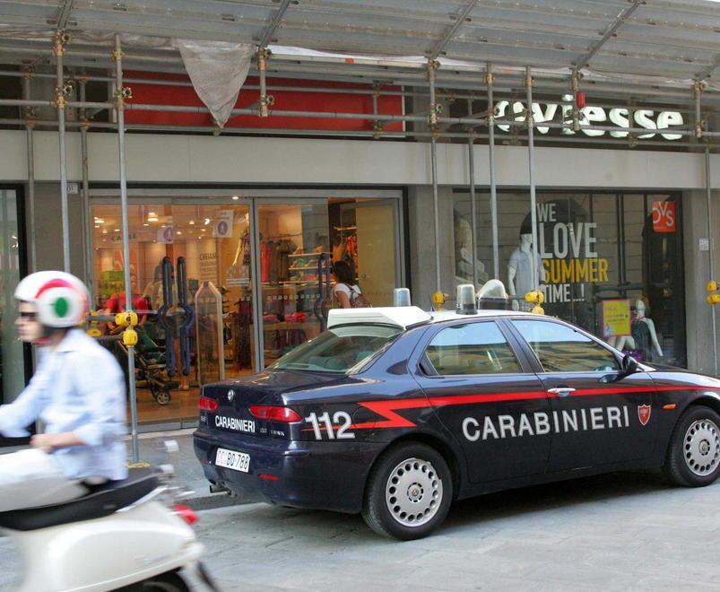 Rapina all’Oviesse di Reggio Emilia, arrestato un 29enne 