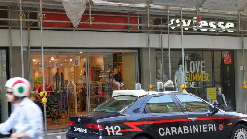Rapina all’Oviesse di Reggio Emilia, arrestato un 29enne 