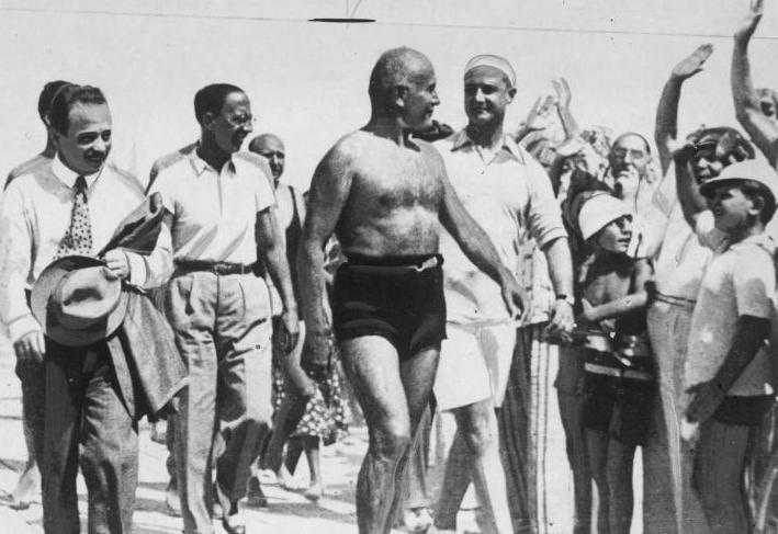 Viareggio e la veloce nuotata del Duce alla Salute 