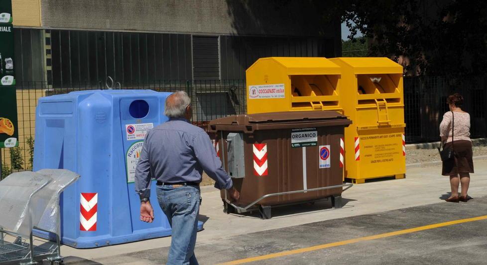 Rifiuti, arrivano nuove esenzioni e tagli a Pontedera