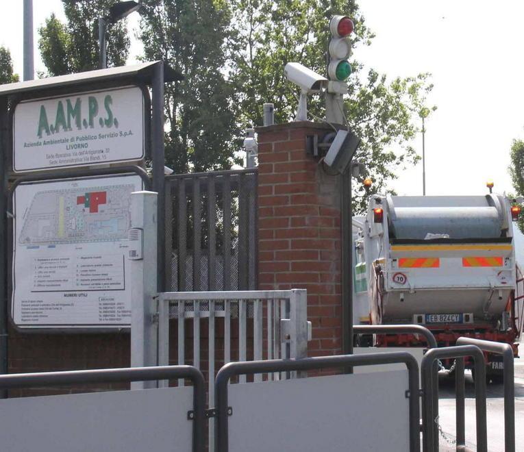 L’azienda boccia il consulente del sindaco 