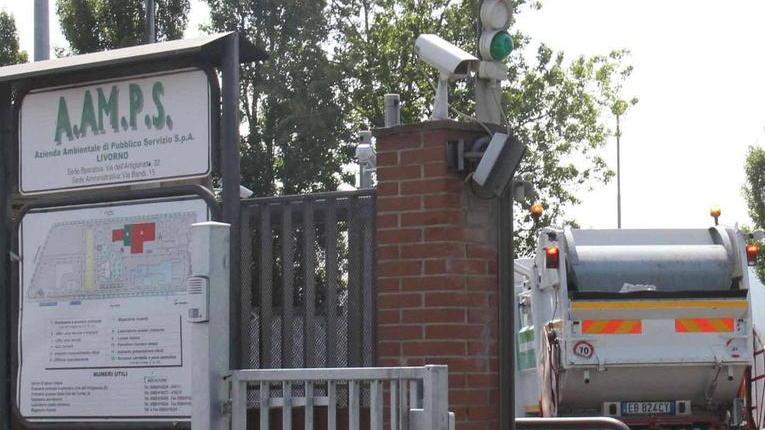L’azienda boccia il consulente del sindaco