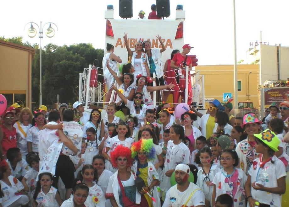 Oggi la prima sfilata del Carnevale Estivo ma monta la polemica 