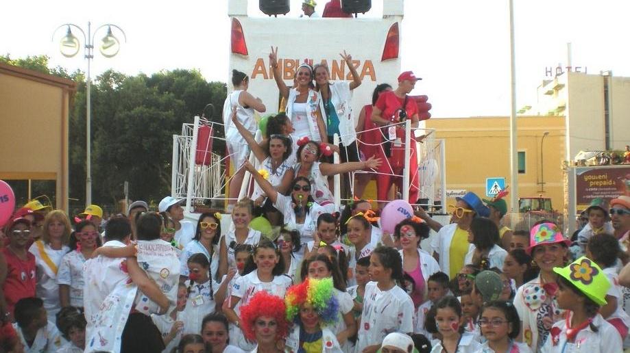 Oggi la prima sfilata del Carnevale Estivo ma monta la polemica