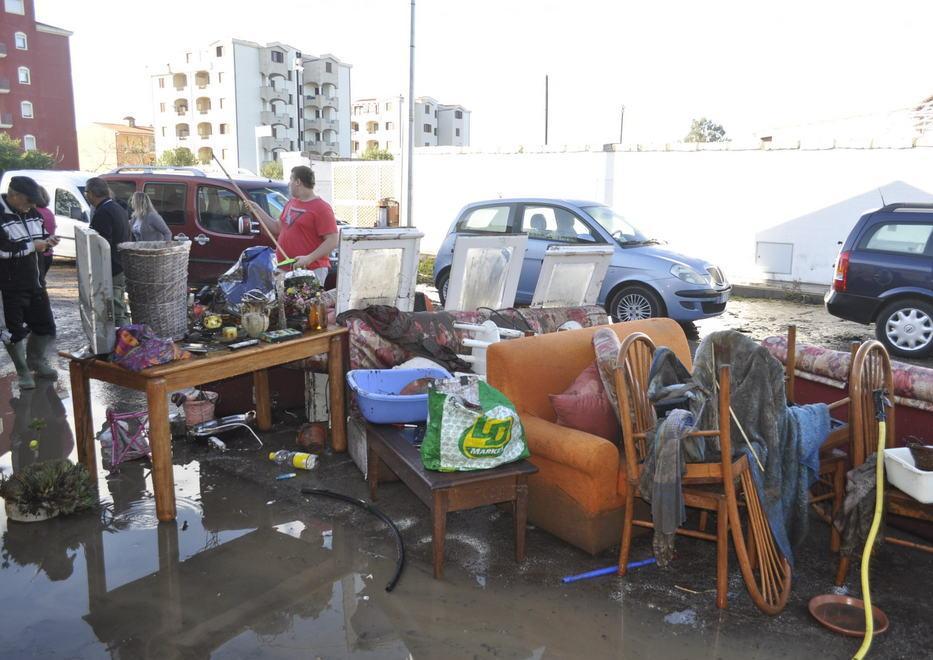 Dono dello Yacht club alla Caritas 