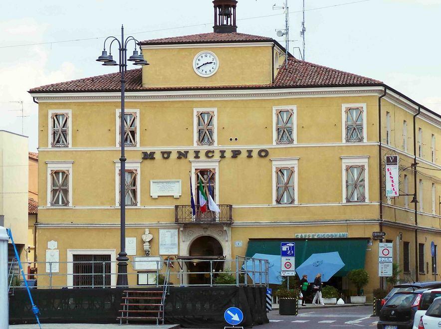«Ingiusto», «Vergogna» Bufera sull’addetto stampa 