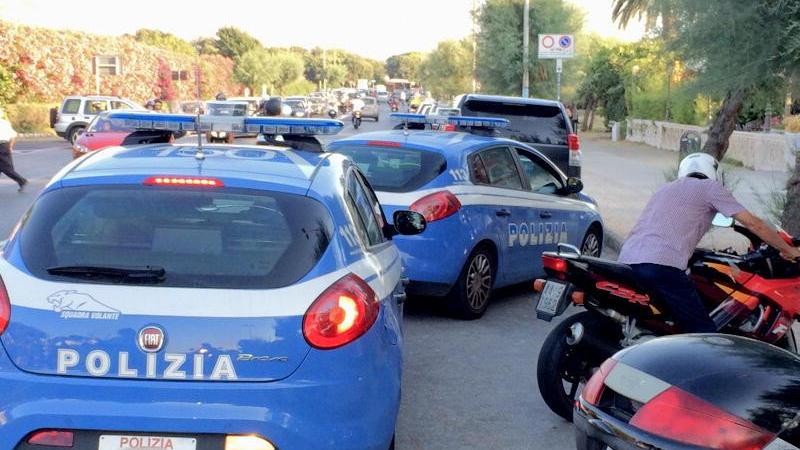 Strappa le catenine a due vittime, scippatore in azione