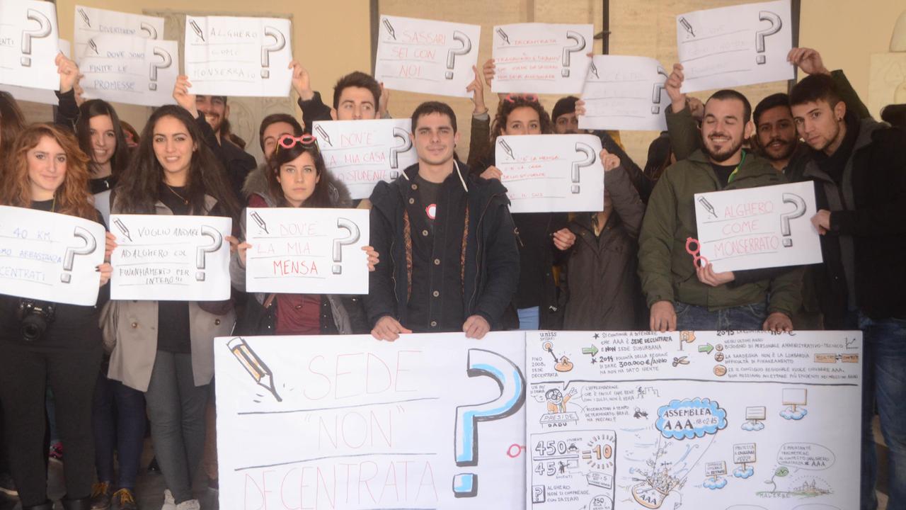 Una protesta di studenti della facoltà di Architettura di Alghero