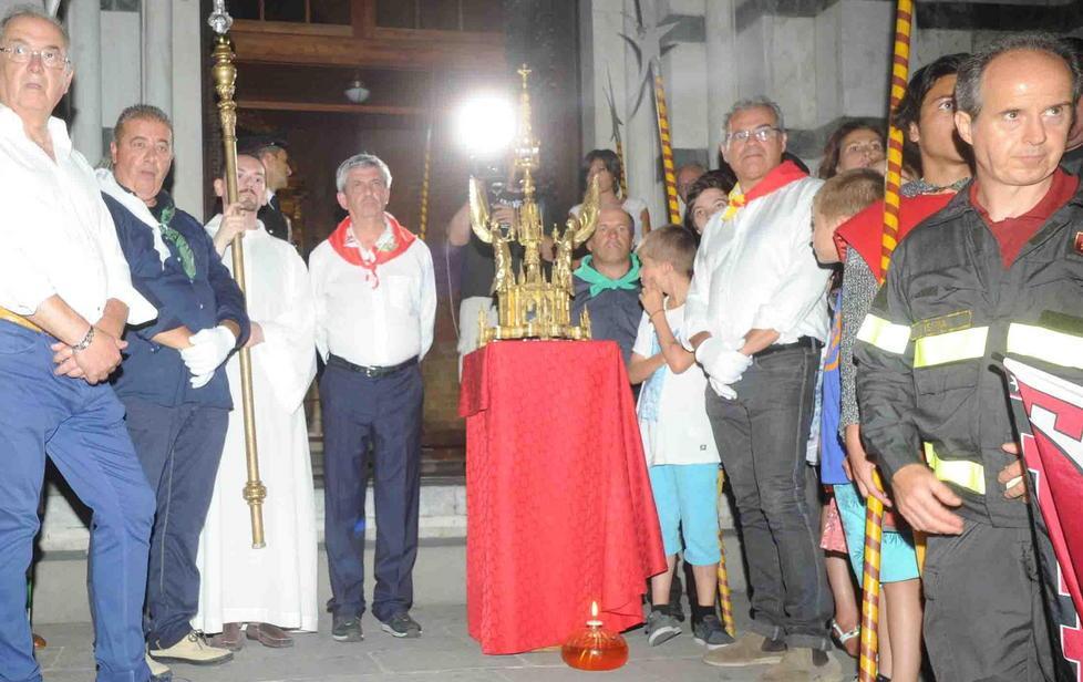 San Jacopo: processione con il vescovo 
