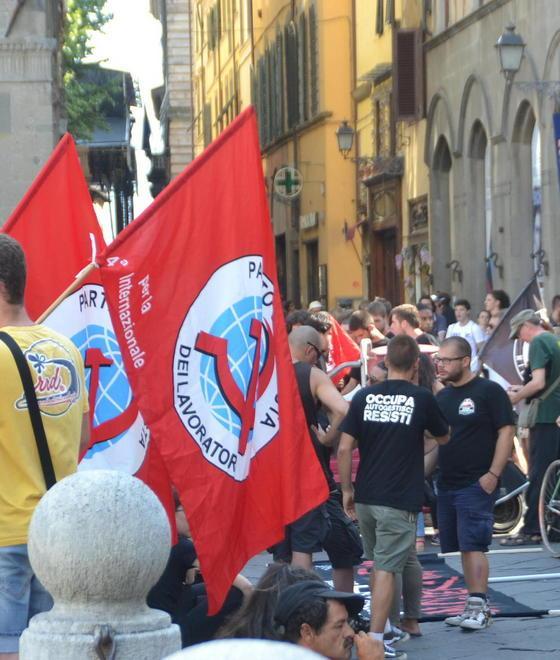 200 persone al corteo antifascista in centro storico