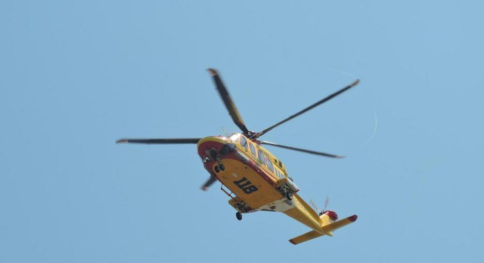 Volo da 3 metri in cava, grave un operaio 