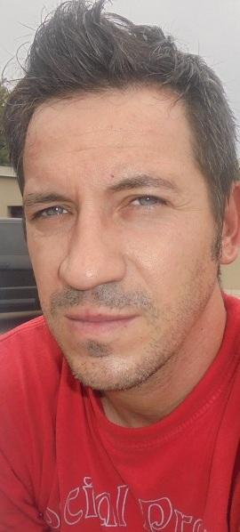 Nomadi e bivacchi davanti al cimitero: Mirandola protesta 