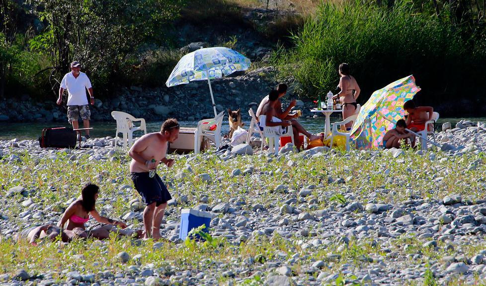 La spiaggia? È sul Panaro «Qui meglio della Riviera» 