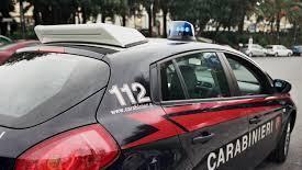 Ferrara, rapinato e aggredito di notte 