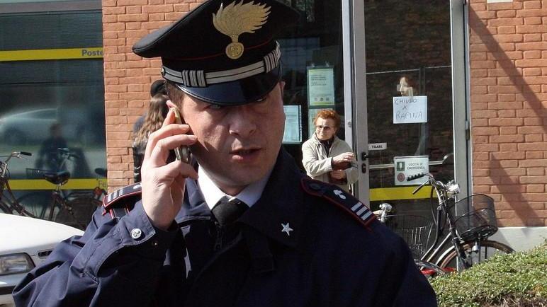 «Siamo i carabinieri, ci apra» Ma è soltanto una truffa