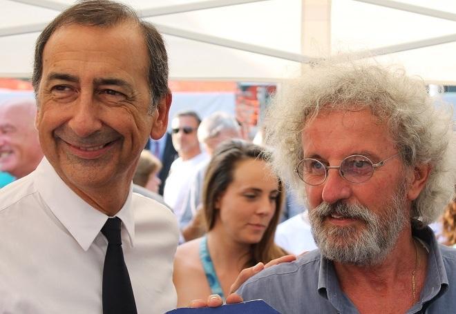 Una grande piazza a mosaico grazie al professor Pellizzola 