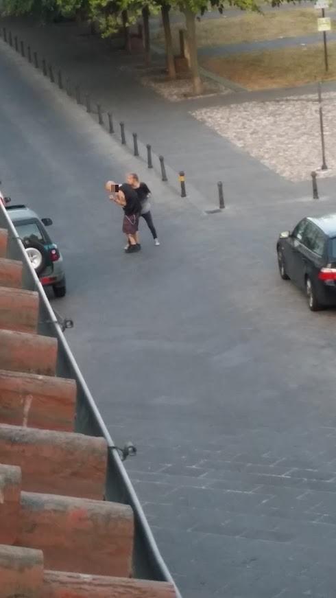 Il vandalo che ha danneggiato le auto
