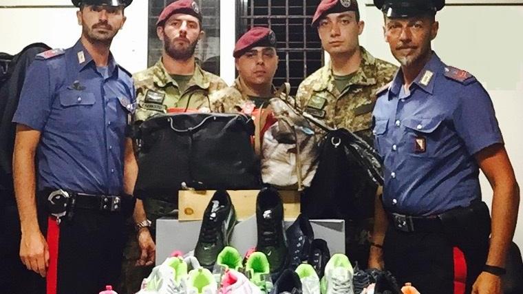 Il materiale sequestrato da carabinieri e soldati dell'esercito