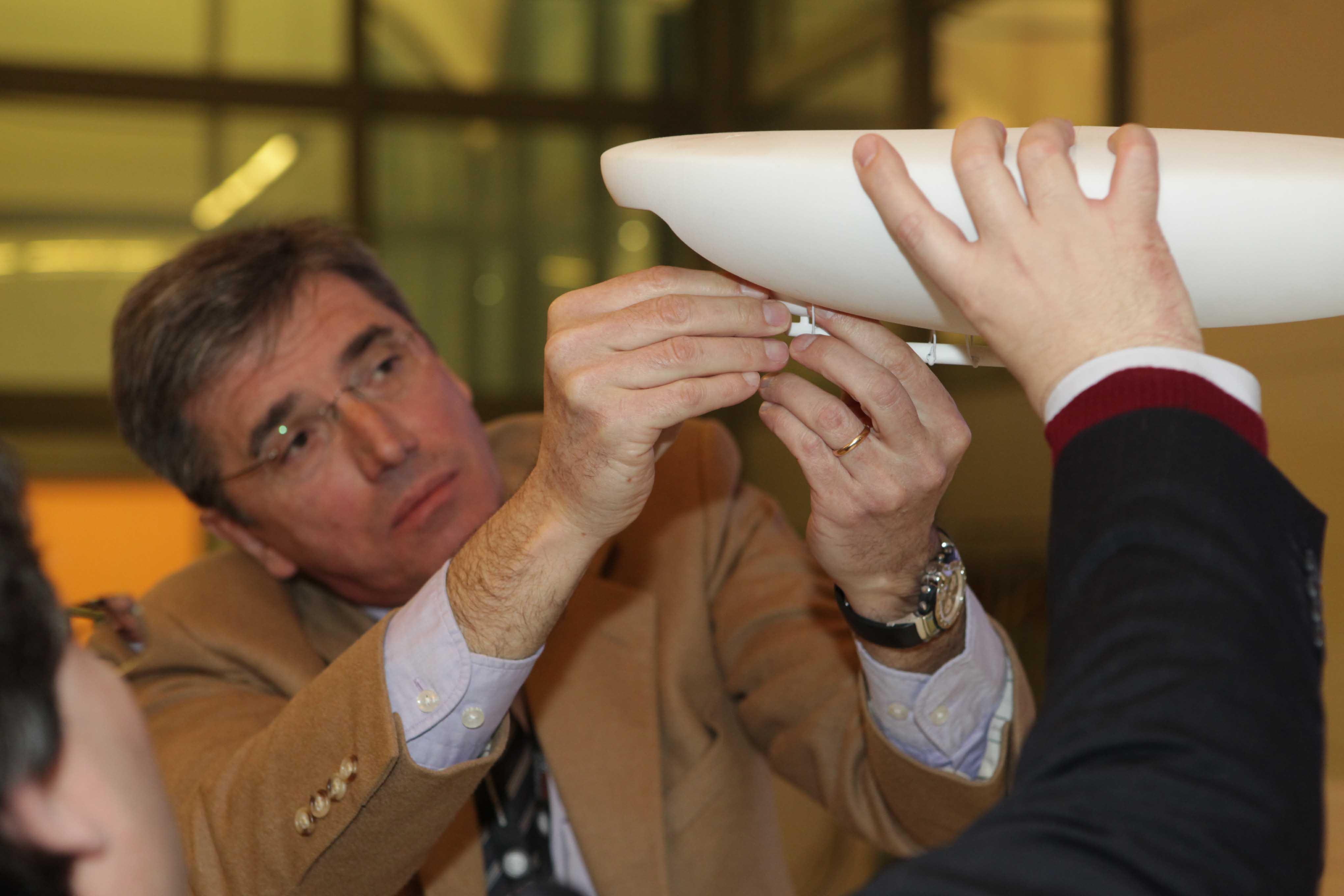 Il sondaggio: trasporti del futuro, viaggiare in dirigibile si può