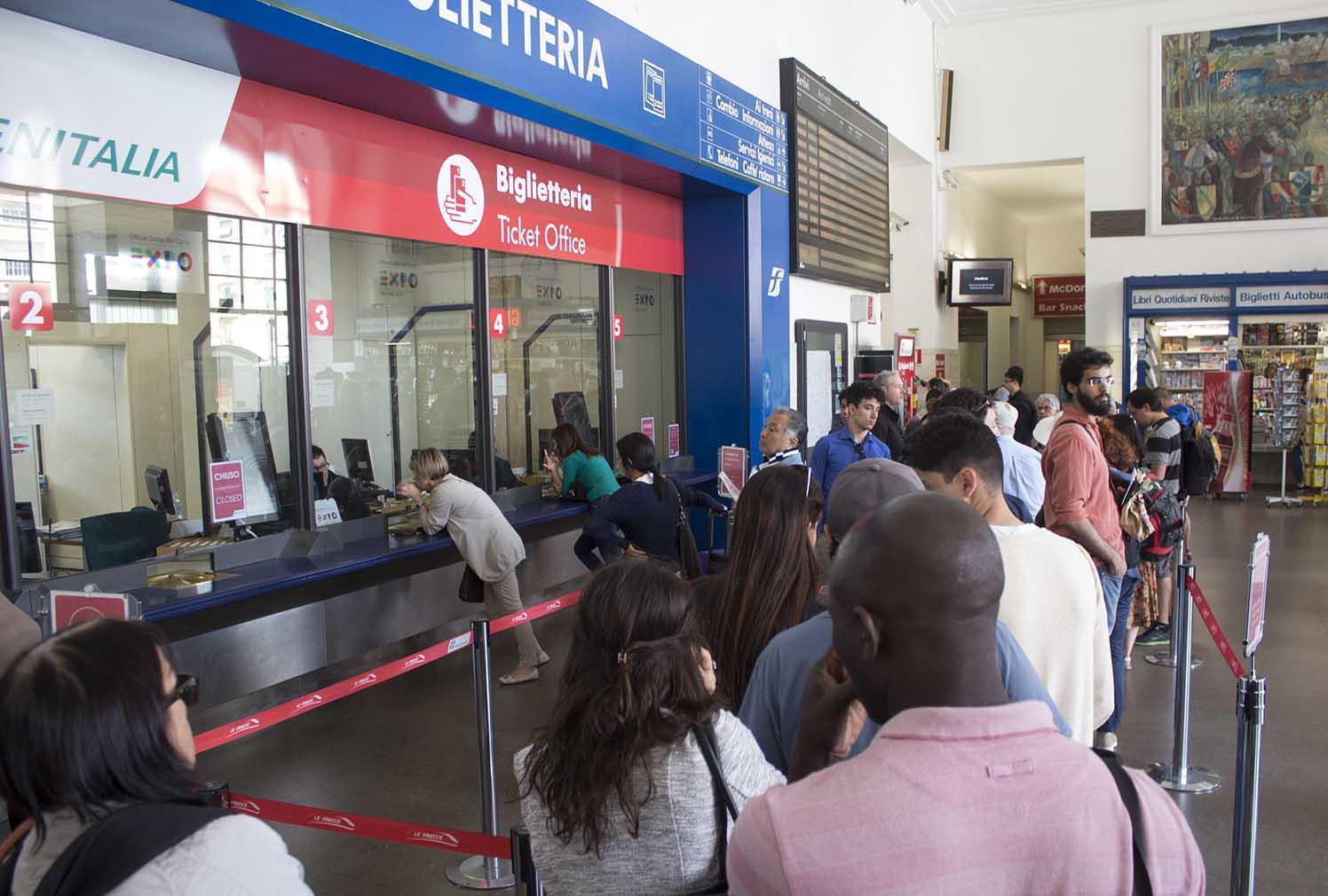 Disagi sui treni, rimborso del 20% a tutti gli abbonati