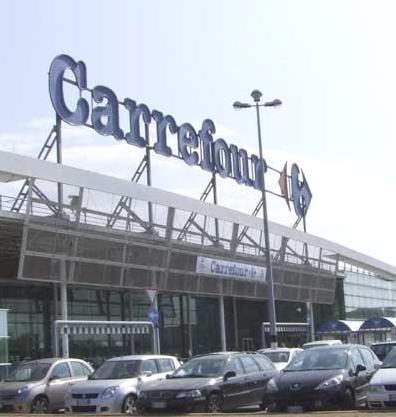Aduc: «Posti di lavoro e offerta ampliata con l’apertura del Carrefour anche di notte»
