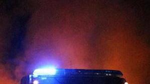 Fiamme alla Mazzanta, paura per i campeggi