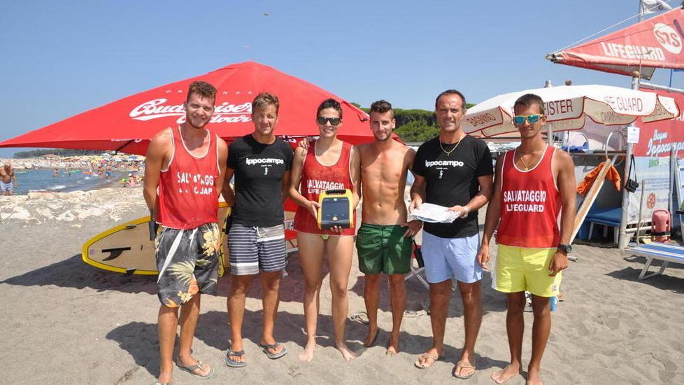 Un defibrillatore a servizio dei bagnanti