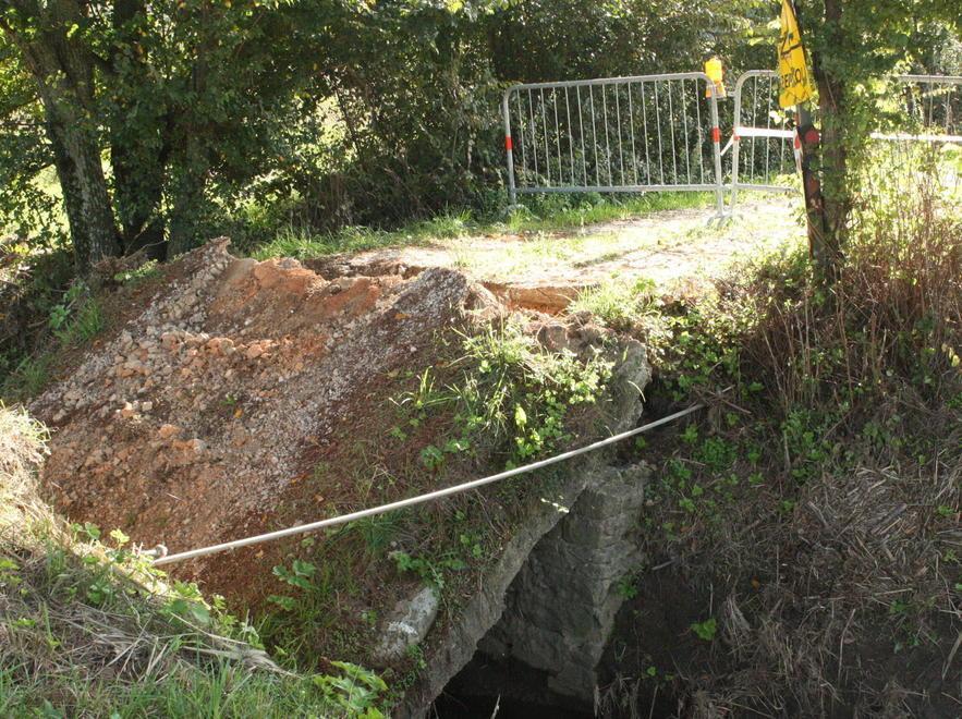 Ponte franato da due anni e una casa semi isolata 