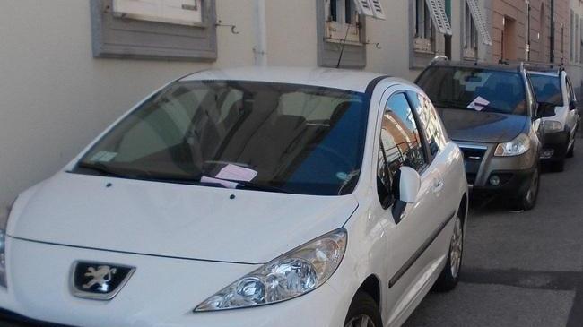 Posti auto inventati basta andare al mare Linea dura dei vigili
