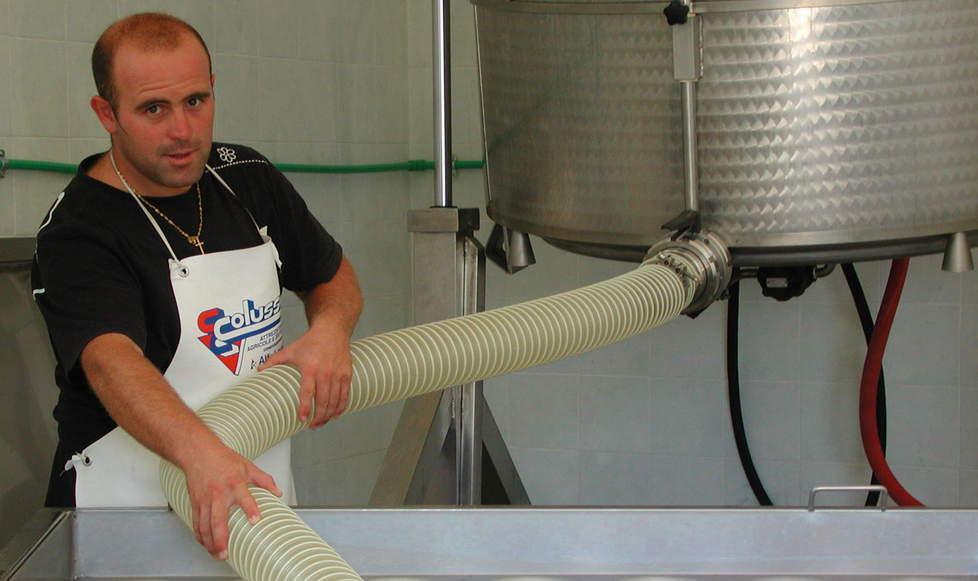 Siniscola, la protesta degli allevatori: «Fondi fermi a Roma»