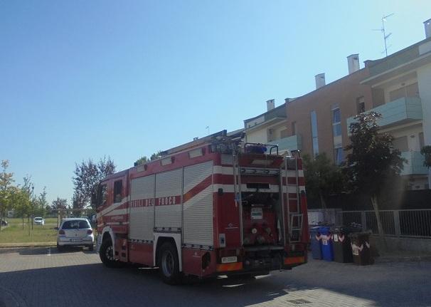 Ustioni e violenze su 48enne: il figlio finisce in caserma