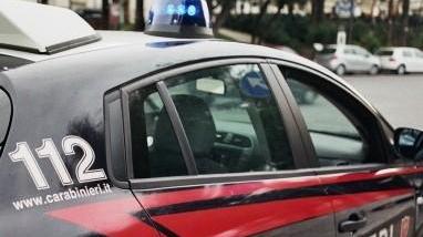 Non gli vendono la birra “vietata”: il cliente li prende a pugni