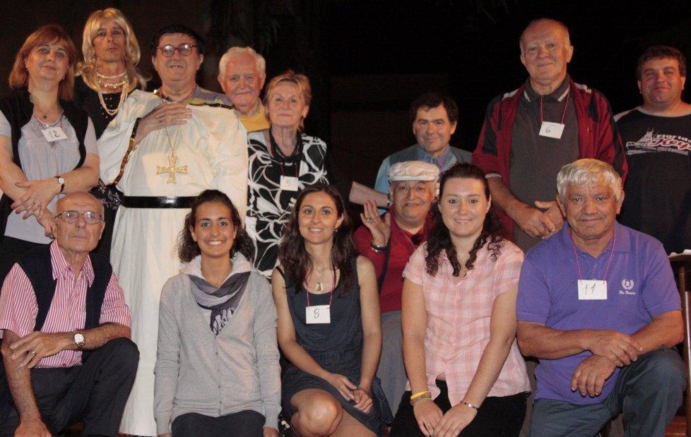 Folla per la comicità della Corrida 